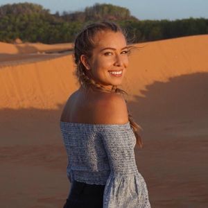 Meet your Posher, Amelia